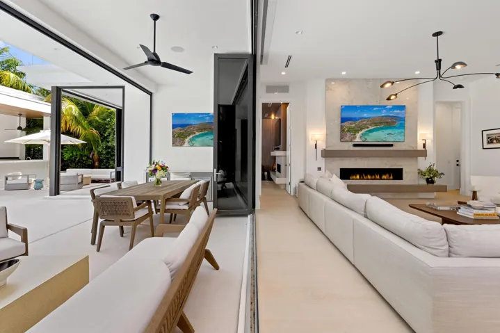 Living Area 4