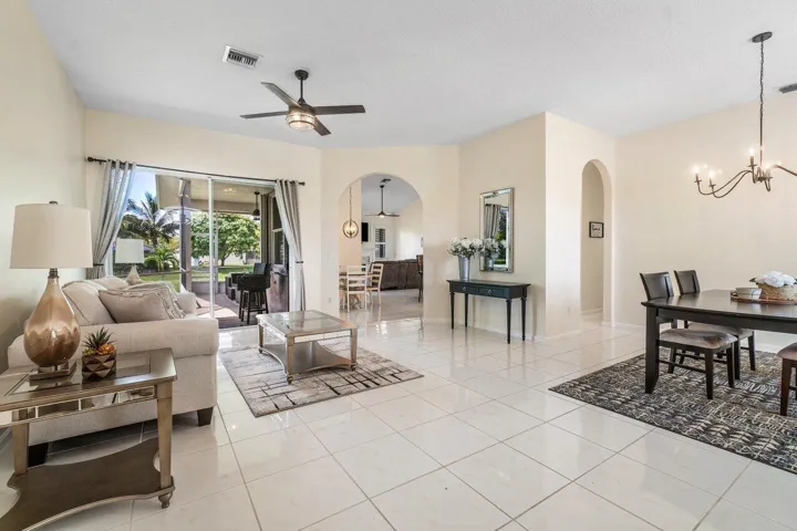016-13514NorthumberlandCircle-Wellington