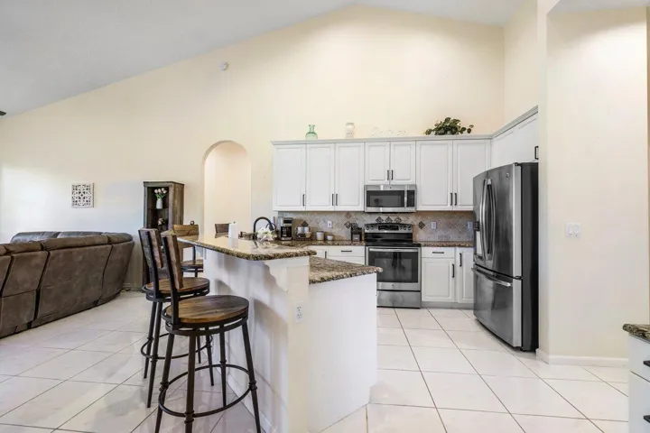 012-13514NorthumberlandCircle-Wellington