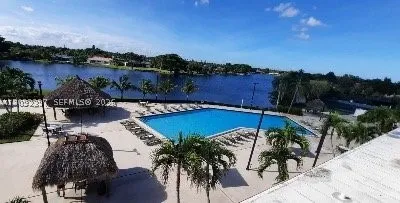 Bonaventure Town Center Pool
