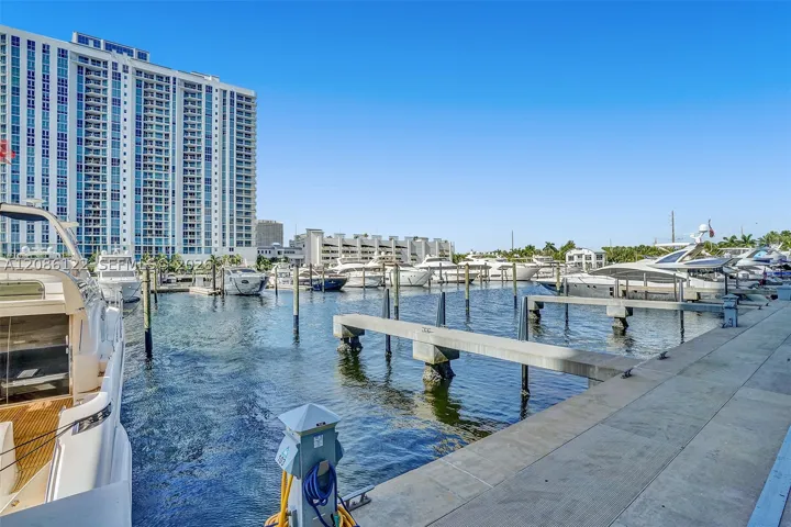 17301 Biscayne Blvd 1207, North Miami Beach, Florida 33160