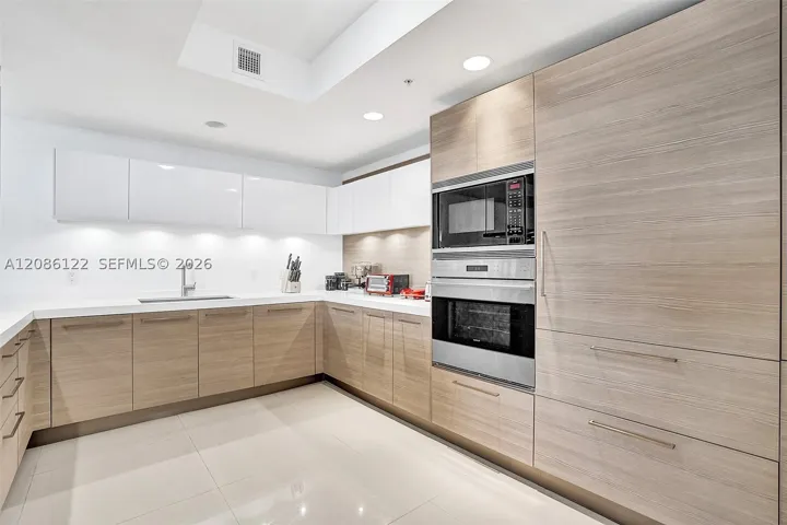 17301 Biscayne Blvd 1207, North Miami Beach, Florida 33160
