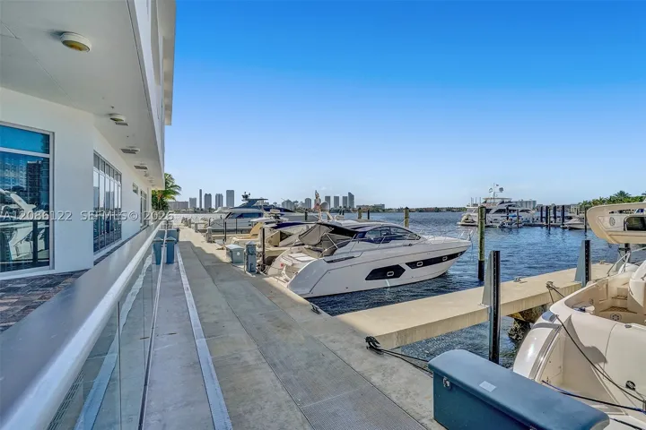 Dock