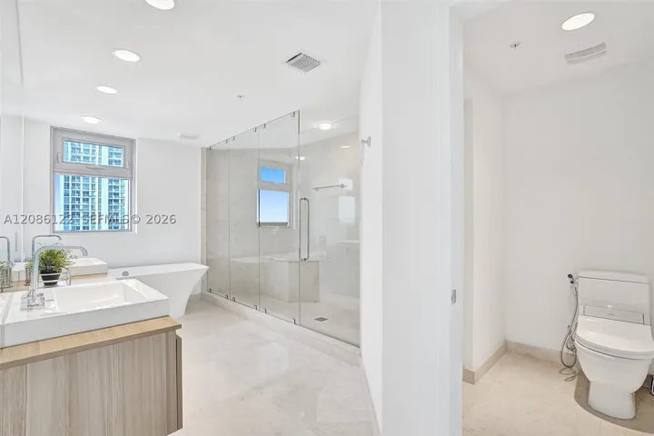 17301 Biscayne Blvd 1207, North Miami Beach, Florida 33160