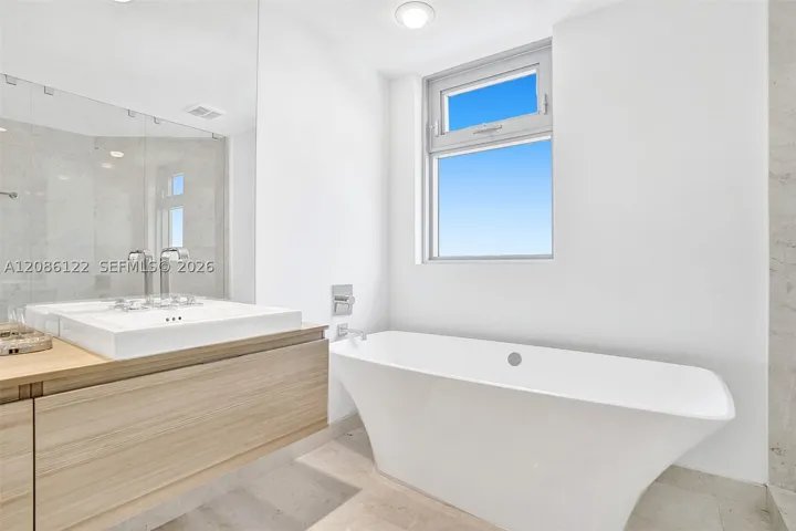 17301 Biscayne Blvd 1207, North Miami Beach, Florida 33160
