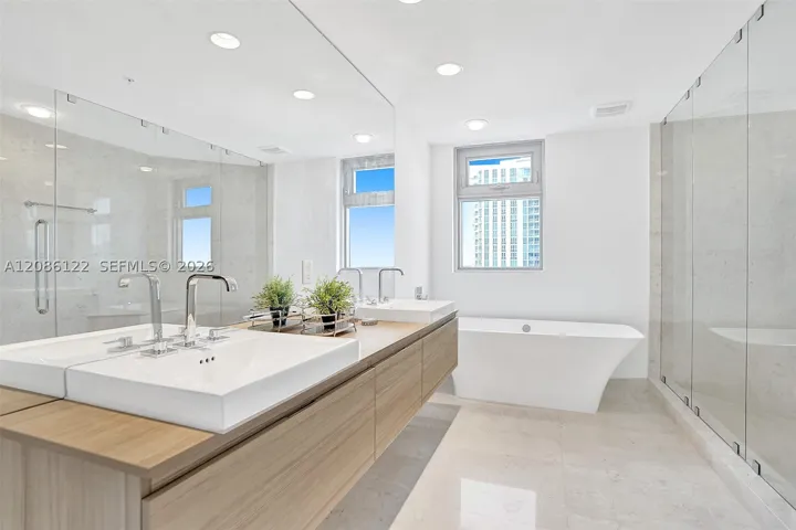 17301 Biscayne Blvd 1207, North Miami Beach, Florida 33160