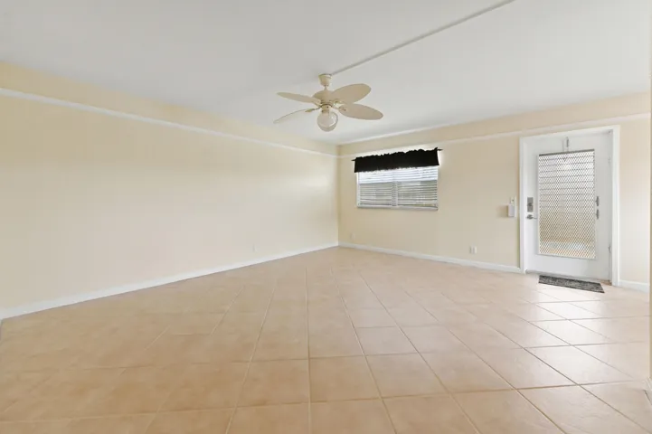 06 Living room 03