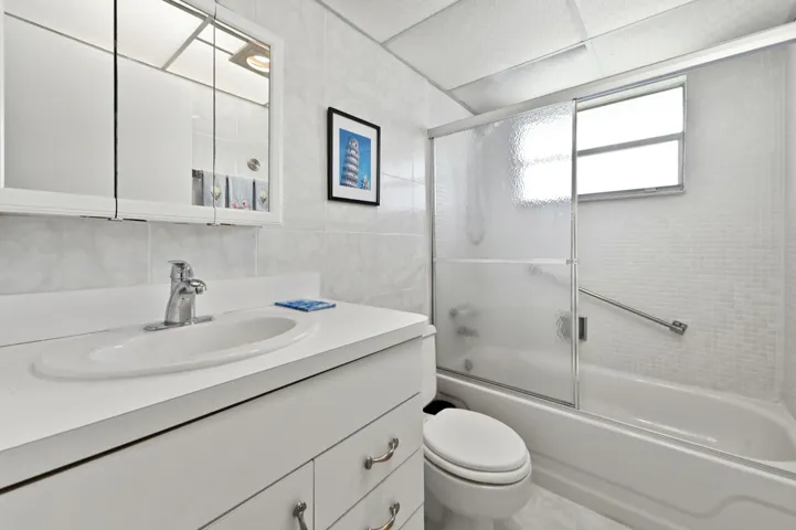 2nd bathroom