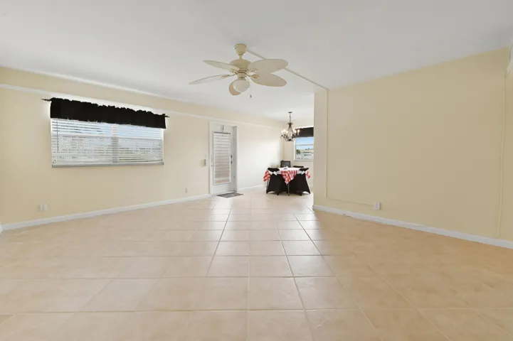 07 Living room 04