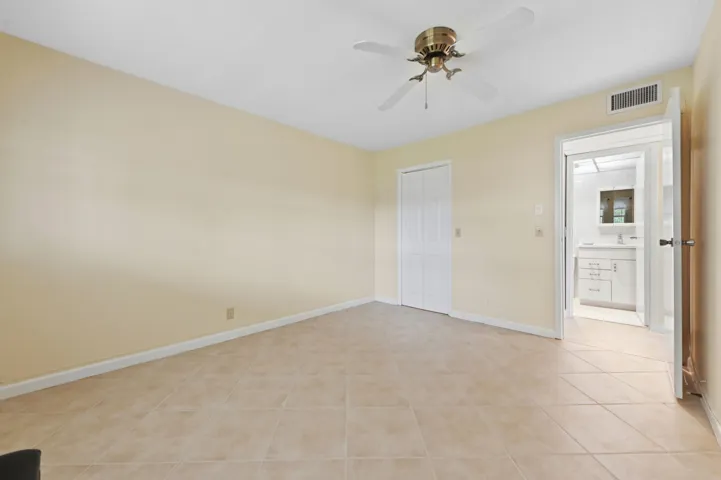 13 Bedroom 02