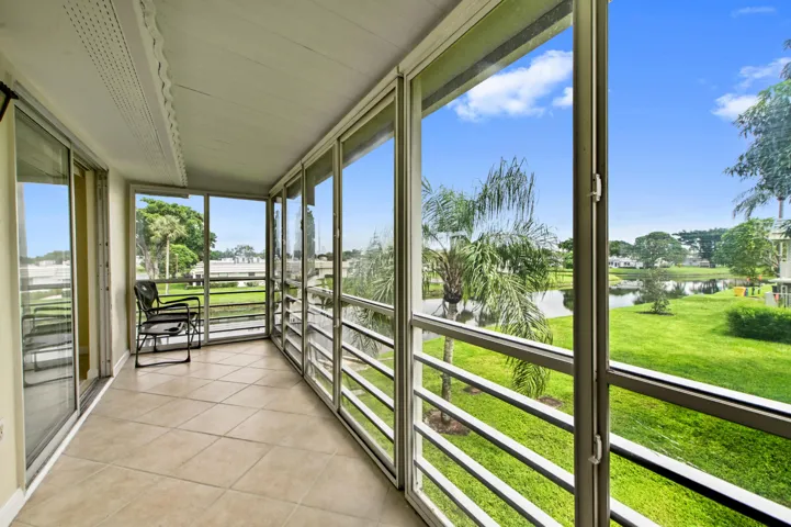 22 Balcony 02