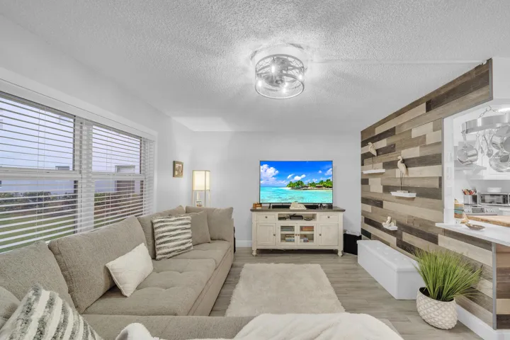 4 Living Area (1)