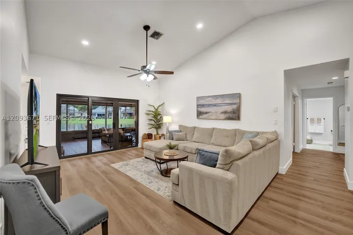 465 Nw 95th Ave, Plantation, Florida 33324