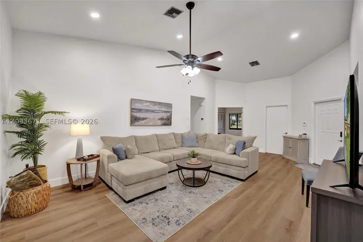465 Nw 95th Ave, Plantation, Florida 33324