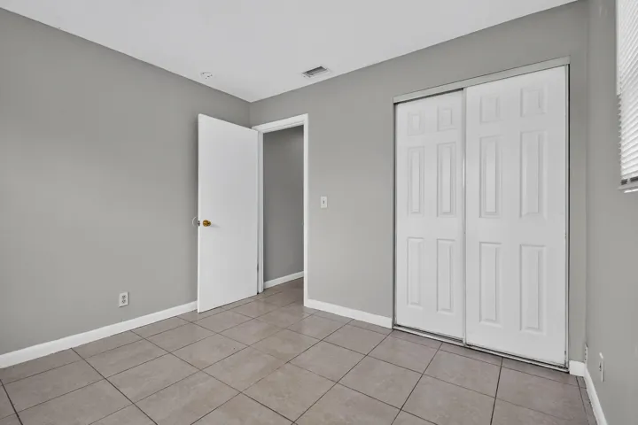 1037W28thSt(30)