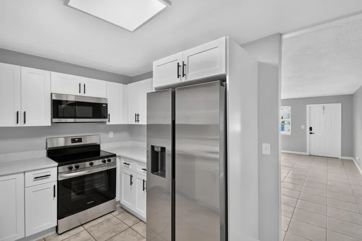 1037W28thSt(8)