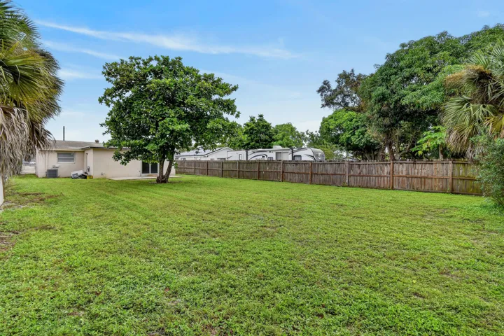 1037W28thSt(36)