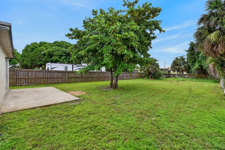 1037W28thSt(33)