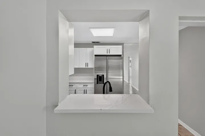 1037W28thSt(11)