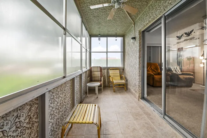 19 Sunroom 03