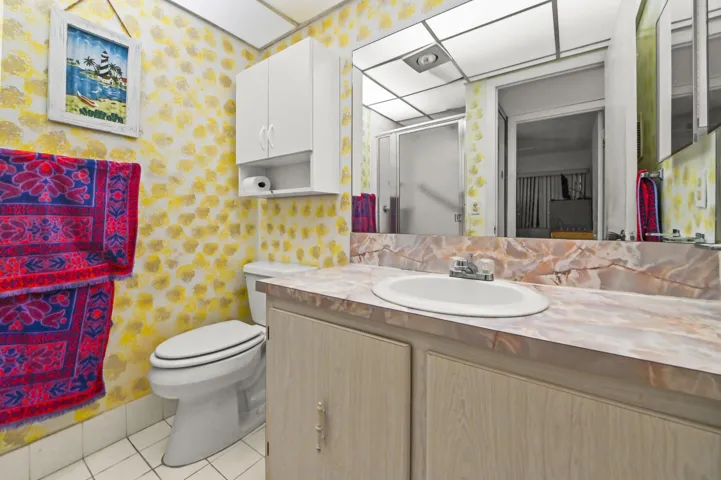12 Bathroom 01