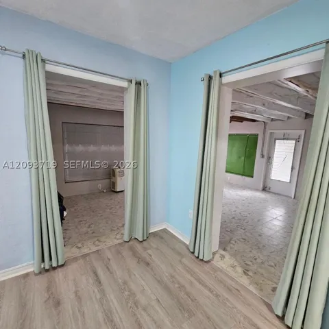 entrance to Florida room