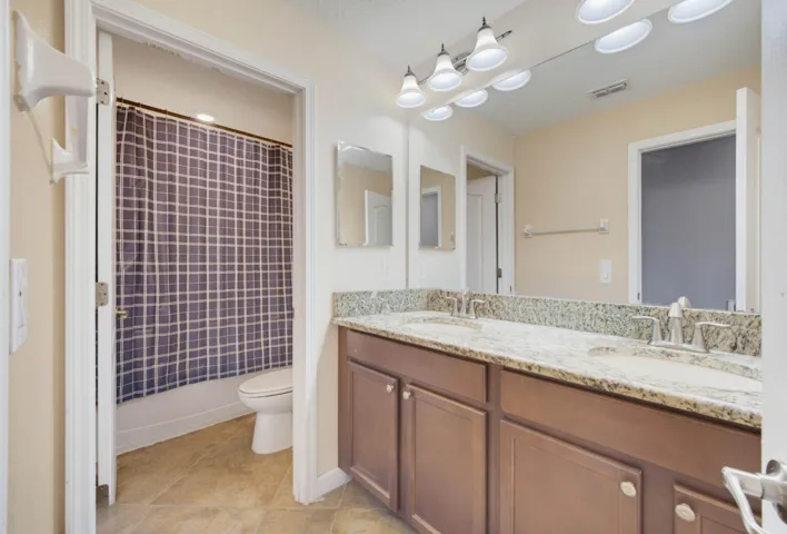 Upstairs Bath 1