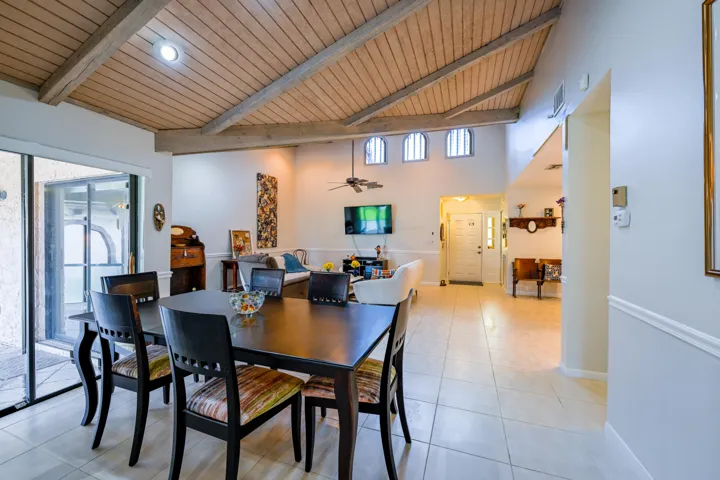 8129-LivingRoom9