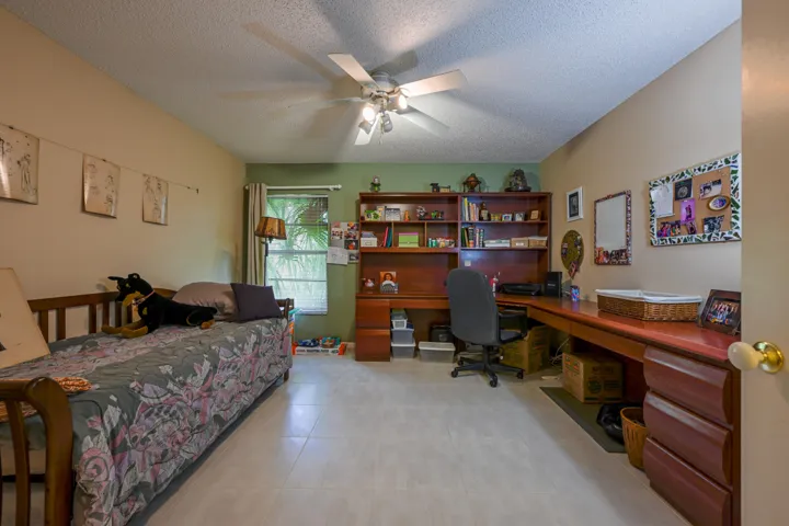 8129-Bedroom14