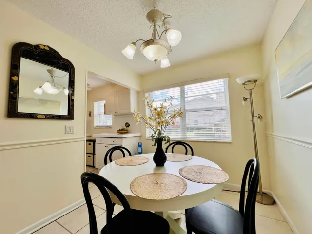 Dining to Kitchen