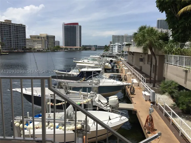Dock
