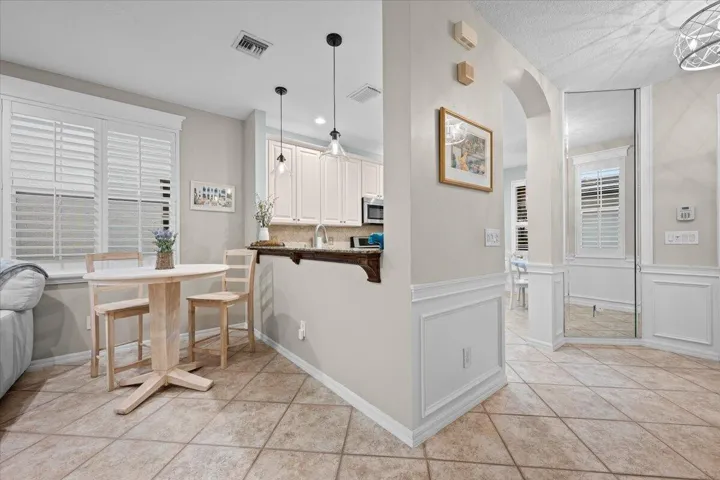 Open Kitchen Entry