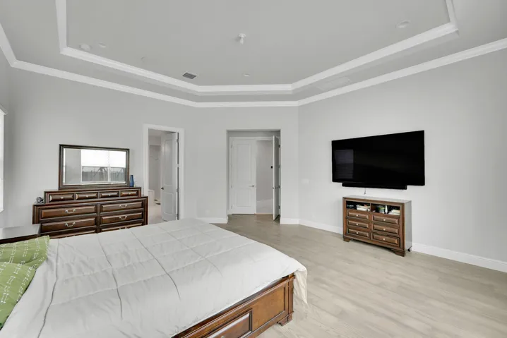 29_primary bedroom
