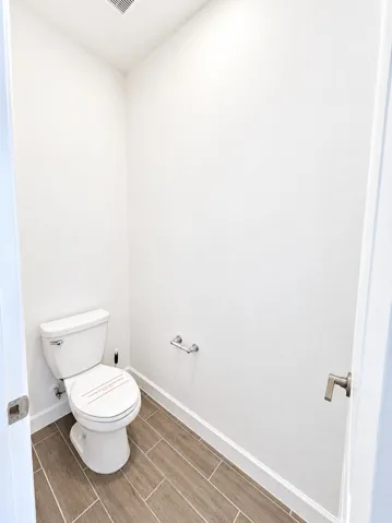 5.MasterBathroomToilet