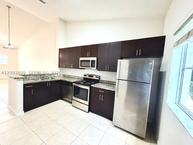 3423 W 80th St 204, Hialeah, Florida 33018