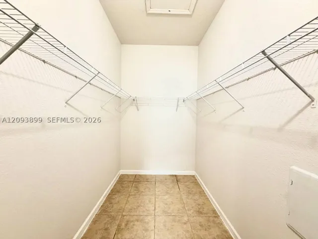 3423 W 80th St 204, Hialeah, Florida 33018