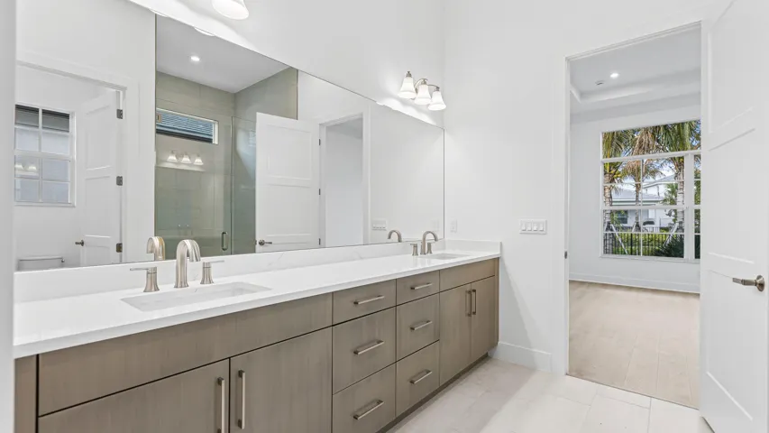 Owner's Bath