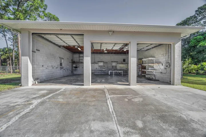 Detached Garage