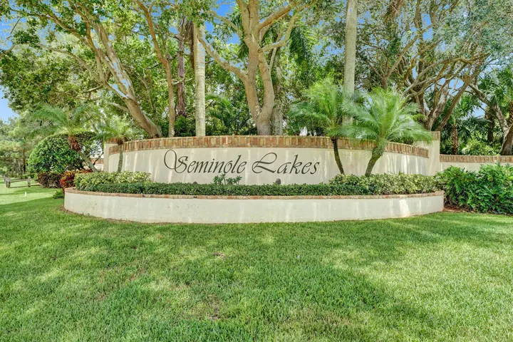 Seminole Lakes Community