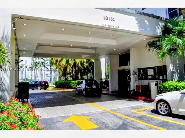 Porte Cochere