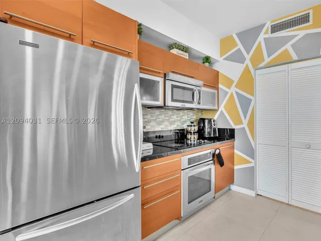 253 Ne 2nd St 2208, Miami, Florida 33132