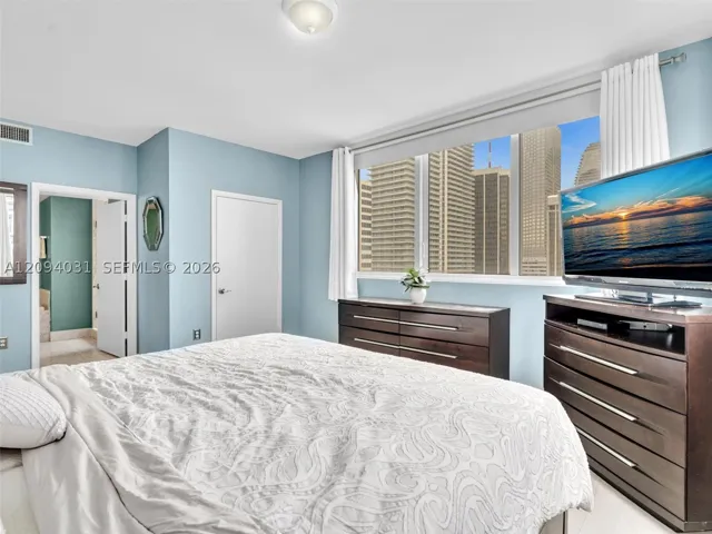 253 Ne 2nd St 2208, Miami, Florida 33132