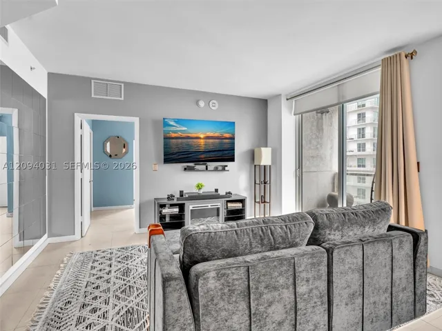 253 Ne 2nd St 2208, Miami, Florida 33132