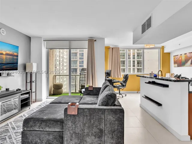 253 Ne 2nd St 2208, Miami, Florida 33132