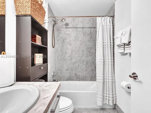 253 Ne 2nd St 2208, Miami, Florida 33132