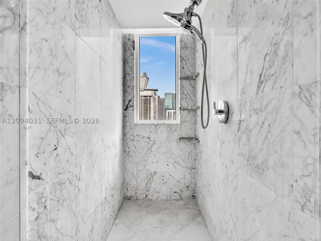 253 Ne 2nd St 2208, Miami, Florida 33132