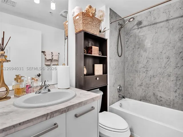 253 Ne 2nd St 2208, Miami, Florida 33132