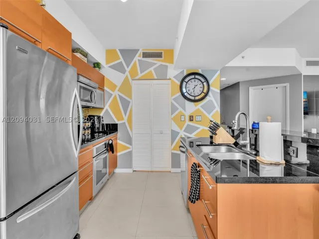 253 Ne 2nd St 2208, Miami, Florida 33132
