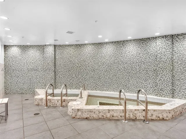 253 Ne 2nd St 2208, Miami, Florida 33132