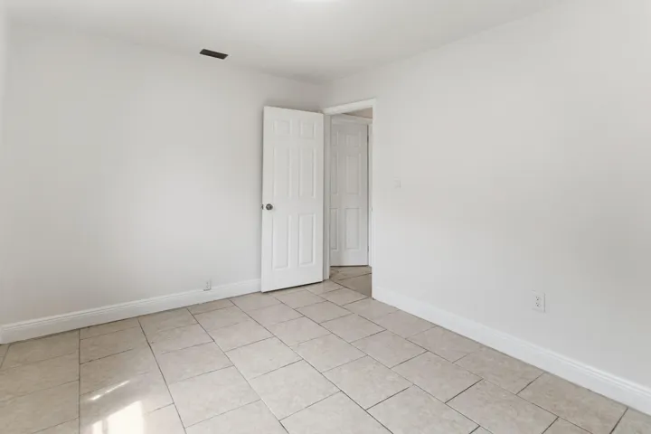 585A2845